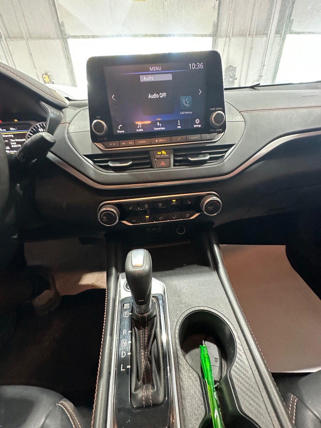 Nissan Altima Vehicle Full-screen Gallery Image 17