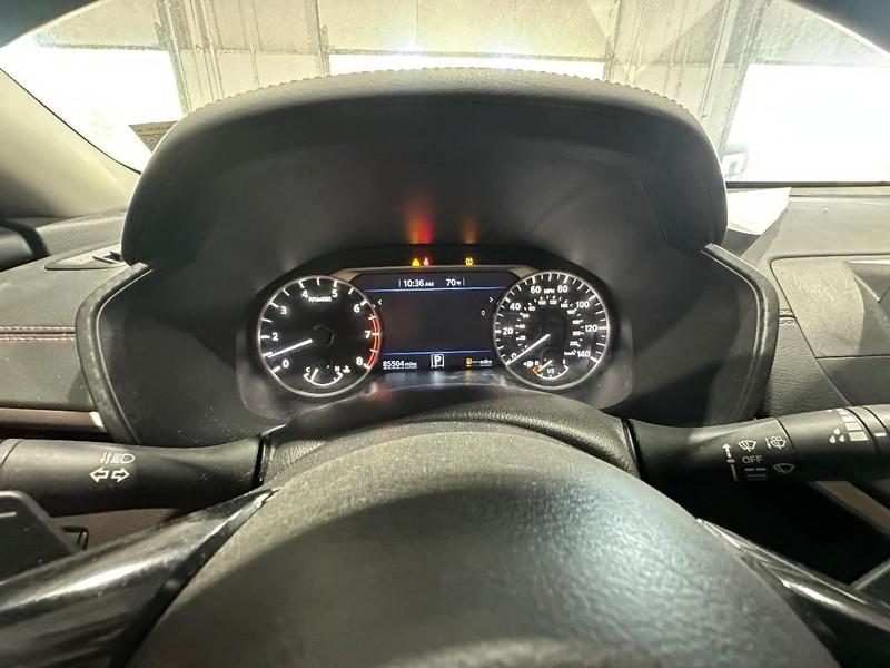 Nissan Altima Vehicle Full-screen Gallery Image 20