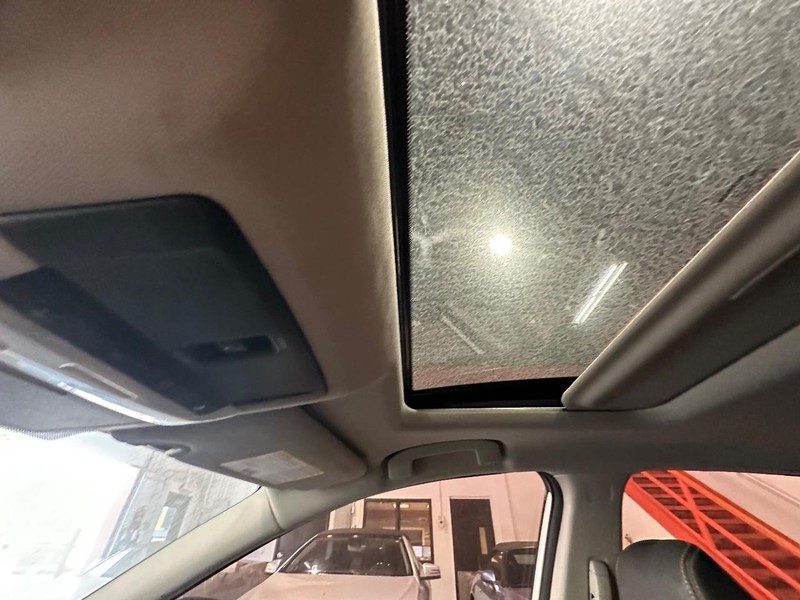 Nissan Altima Vehicle Full-screen Gallery Image 21