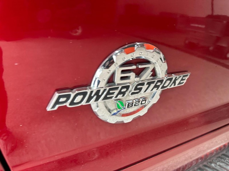 Ford Super Duty F-250 SRW Vehicle Full-screen Gallery Image 11