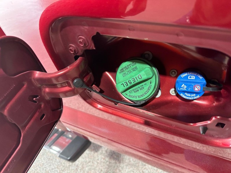 Ford Super Duty F-250 SRW Vehicle Full-screen Gallery Image 13