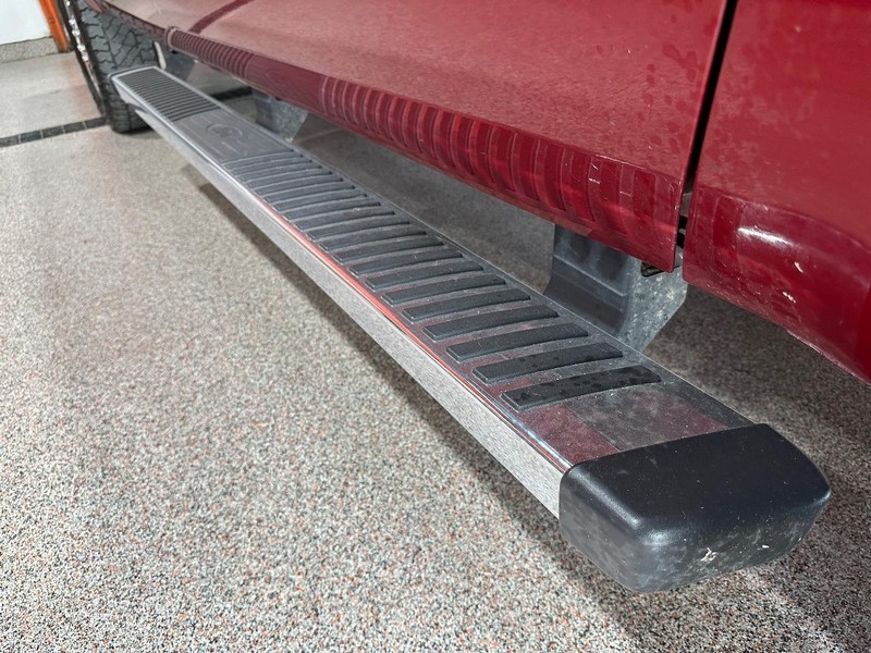 Ford Super Duty F-250 SRW Vehicle Full-screen Gallery Image 19