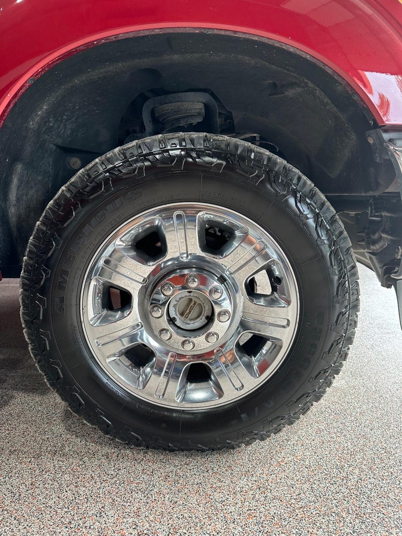 Ford Super Duty F-250 SRW Vehicle Full-screen Gallery Image 20