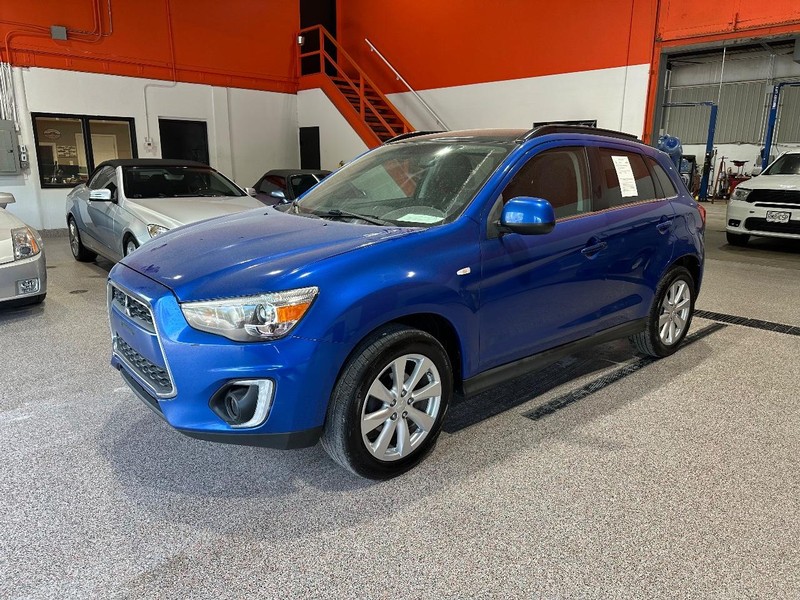 Mitsubishi Outlander Sport Vehicle Full-screen Gallery Image 9