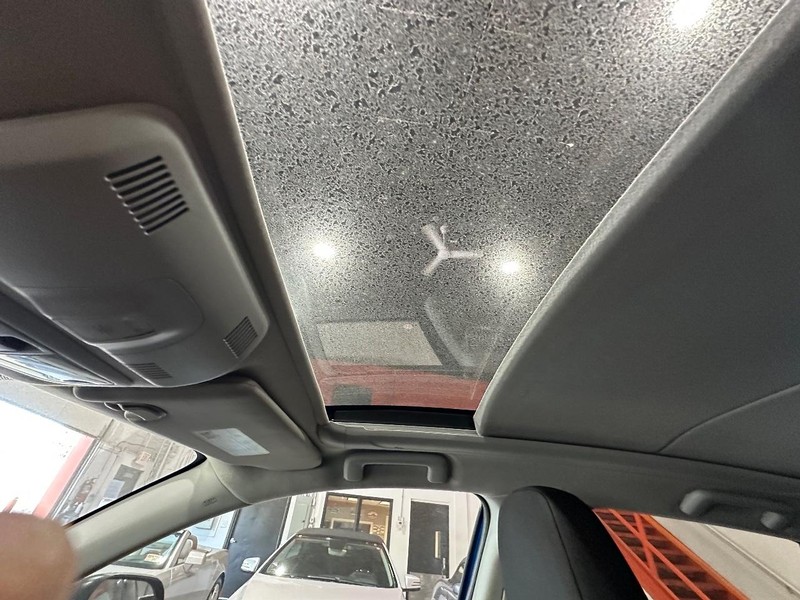 Mitsubishi Outlander Sport Vehicle Full-screen Gallery Image 21