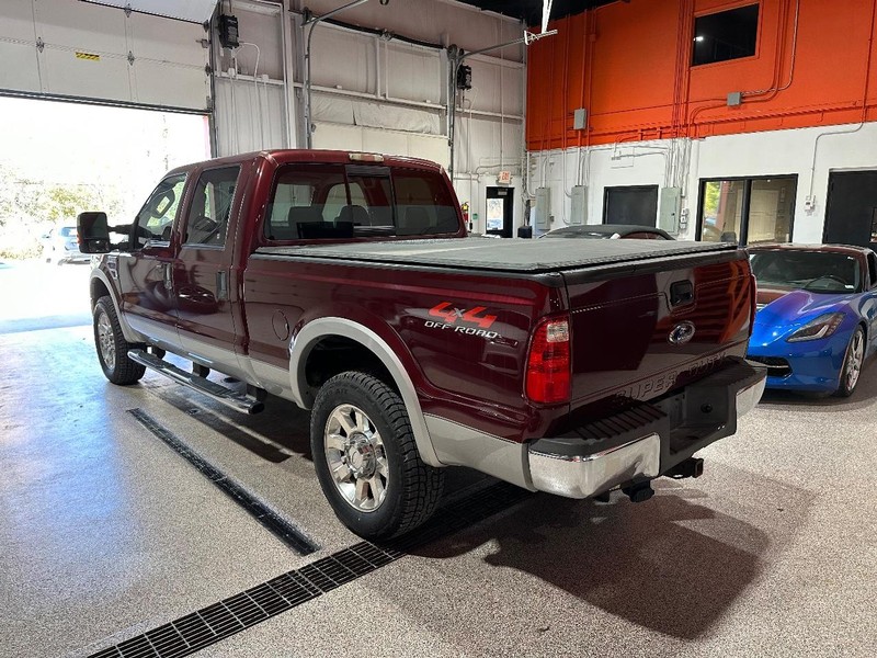 Ford Super Duty F-250 SRW Vehicle Full-screen Gallery Image 5