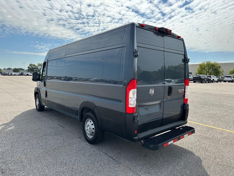 Ram ProMaster Cargo Van Vehicle Full-screen Gallery Image 3