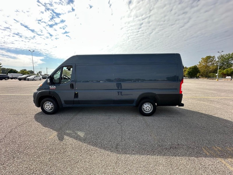 Ram ProMaster Cargo Van Vehicle Full-screen Gallery Image 8