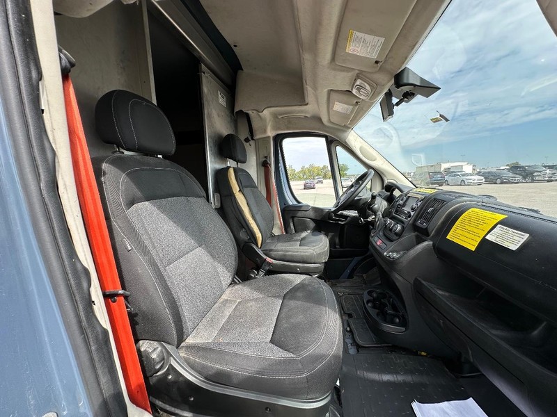 Ram ProMaster Cargo Van Vehicle Full-screen Gallery Image 10
