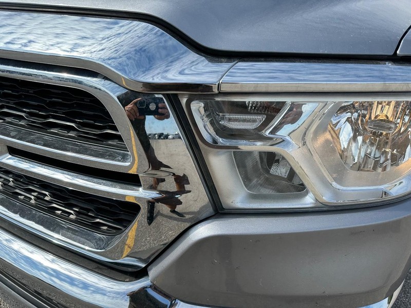 Ram 1500 Vehicle Full-screen Gallery Image 7