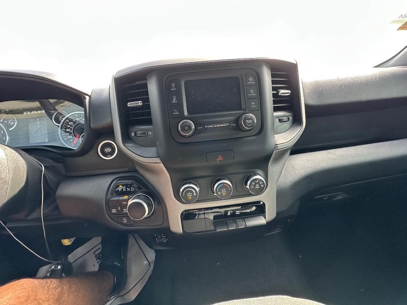 Ram 1500 Vehicle Full-screen Gallery Image 24