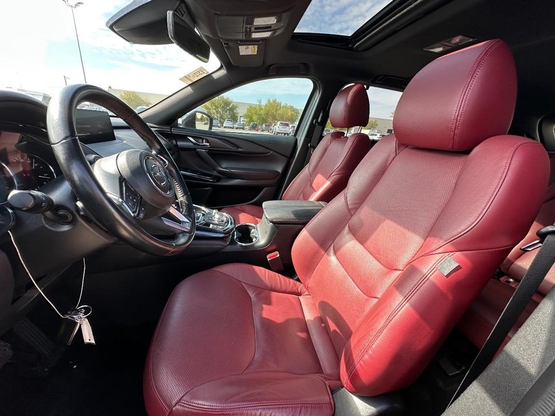 Mazda CX-9 Vehicle Full-screen Gallery Image 11