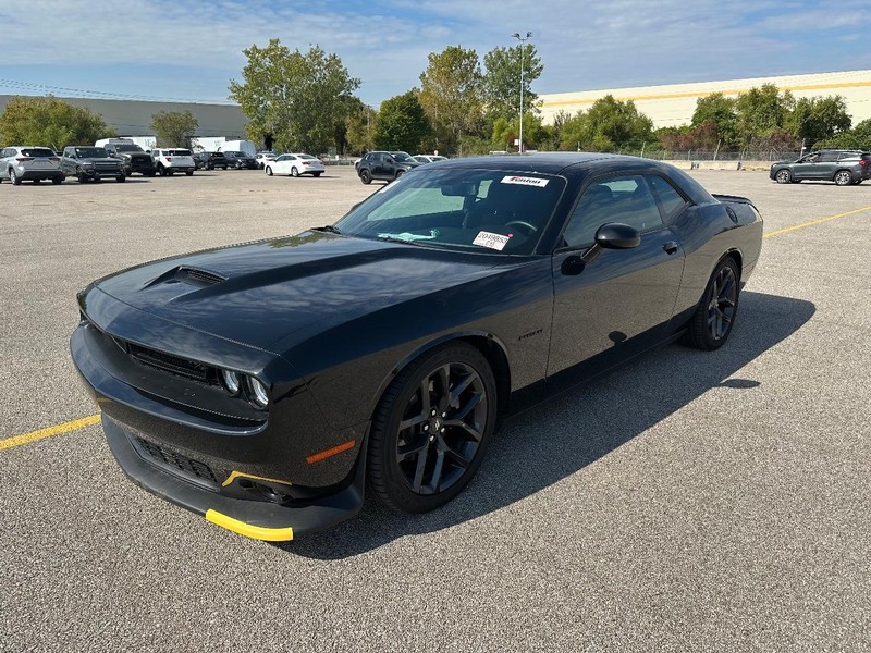 Dodge Challenger Vehicle Full-screen Gallery Image 5
