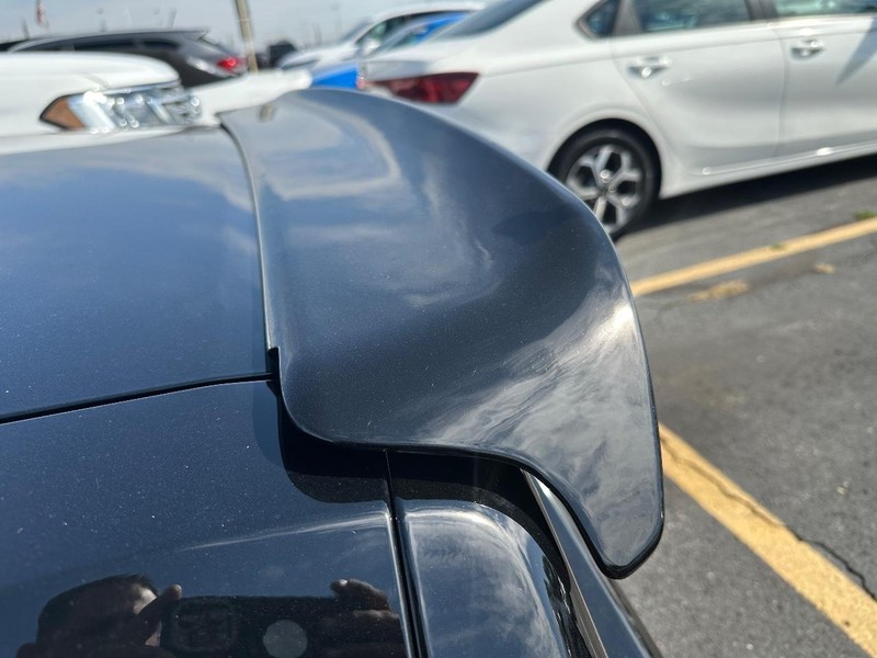 Dodge Challenger Vehicle Full-screen Gallery Image 26