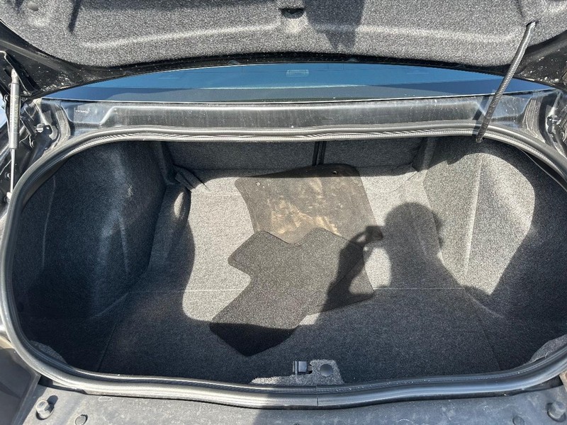 Dodge Challenger Vehicle Full-screen Gallery Image 27