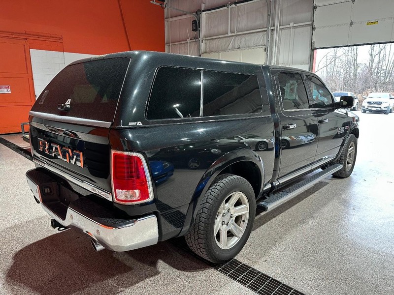 Ram 1500 Vehicle Full-screen Gallery Image 3