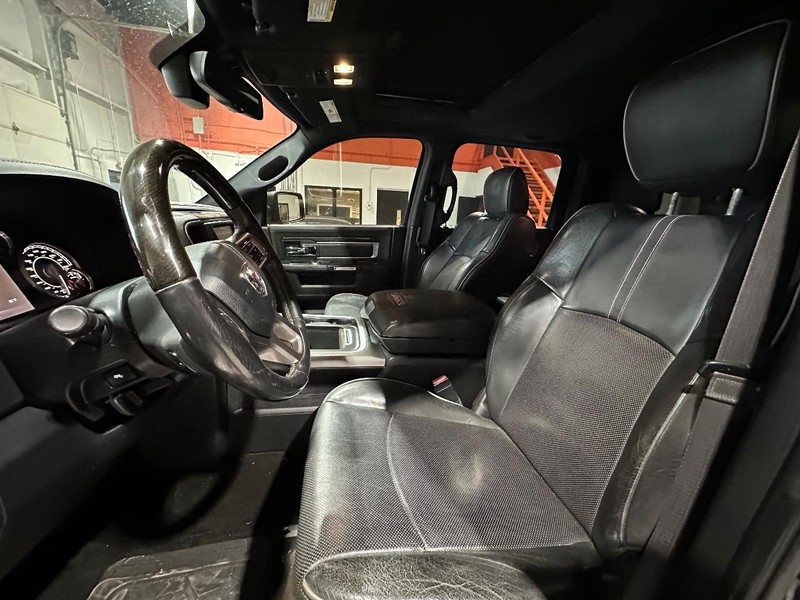 Ram 1500 Vehicle Full-screen Gallery Image 10