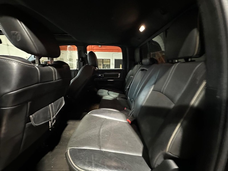 Ram 1500 Vehicle Full-screen Gallery Image 11