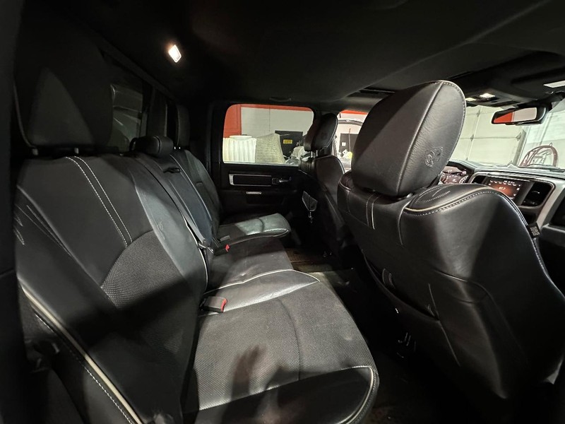 Ram 1500 Vehicle Full-screen Gallery Image 15