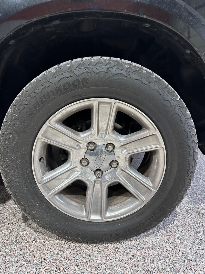 Ram 1500 Vehicle Full-screen Gallery Image 24