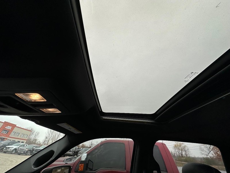 Ram 1500 Vehicle Full-screen Gallery Image 26