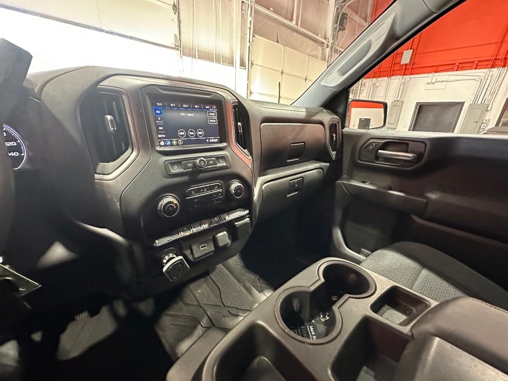 Chevrolet Silverado 1500 Vehicle Full-screen Gallery Image 20