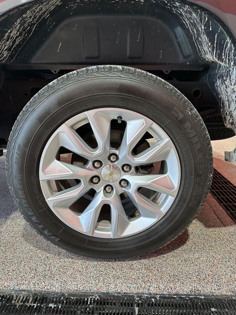 Chevrolet Silverado 1500 Vehicle Full-screen Gallery Image 13