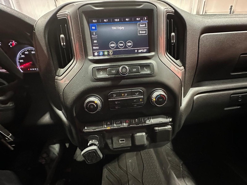 Chevrolet Silverado 1500 Vehicle Full-screen Gallery Image 17