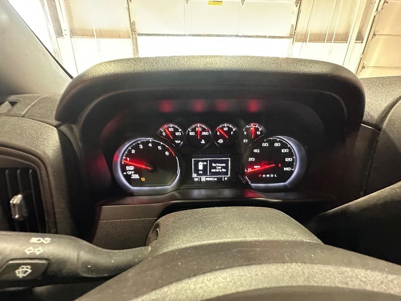 Chevrolet Silverado 1500 Vehicle Full-screen Gallery Image 21