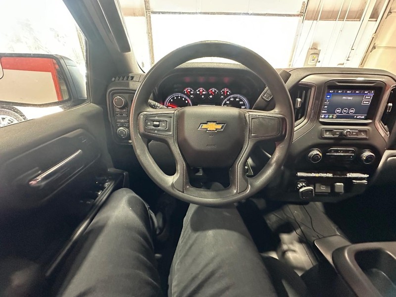 Chevrolet Silverado 1500 Vehicle Full-screen Gallery Image 22