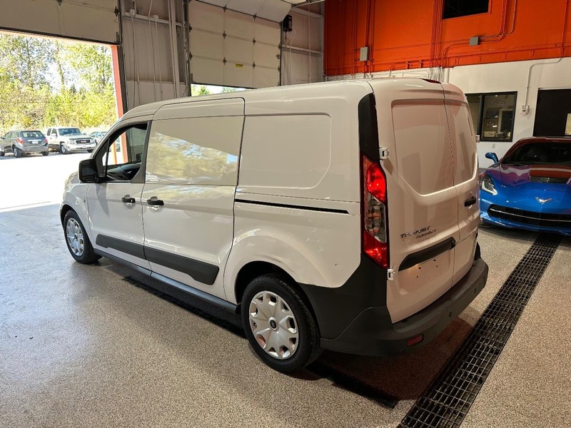 Ford Transit Connect Vehicle Full-screen Gallery Image 10