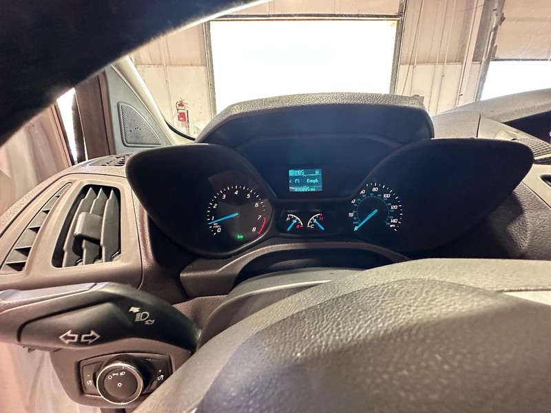 Ford Transit Connect Vehicle Full-screen Gallery Image 21