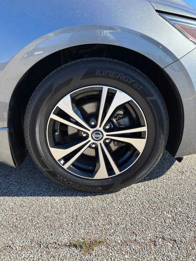 Nissan Sentra Vehicle Full-screen Gallery Image 14