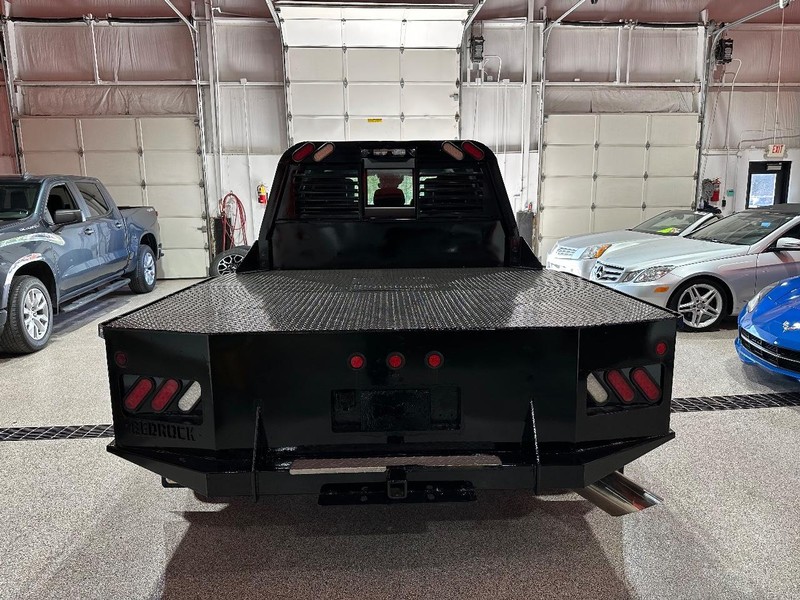 Ram 3500 Vehicle Full-screen Gallery Image 4