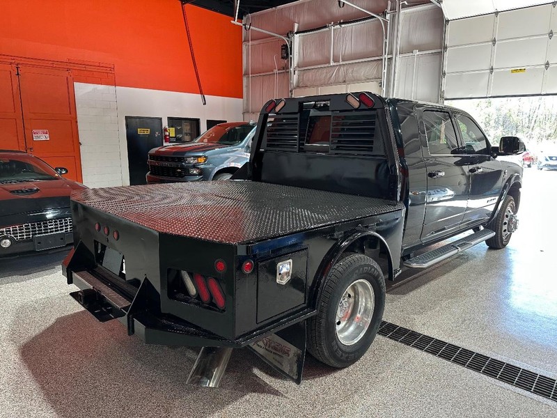 Ram 3500 Vehicle Full-screen Gallery Image 5