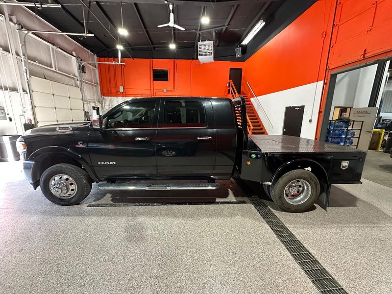 Ram 3500 Vehicle Full-screen Gallery Image 7