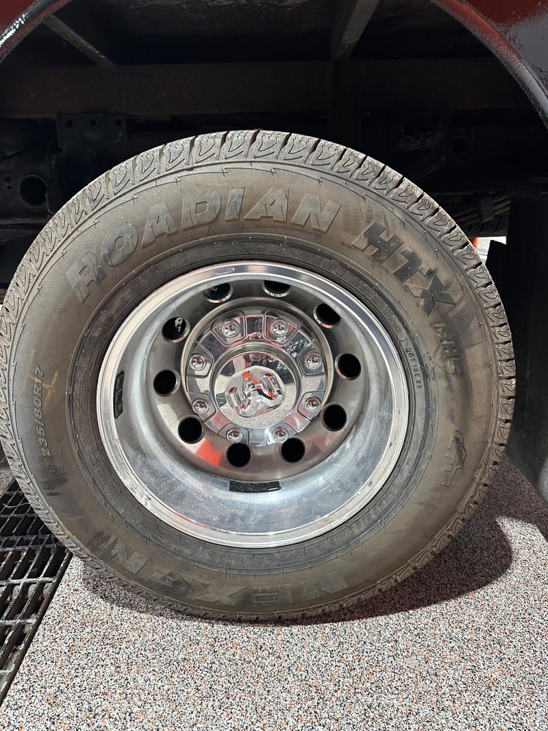 Ram 3500 Vehicle Full-screen Gallery Image 16