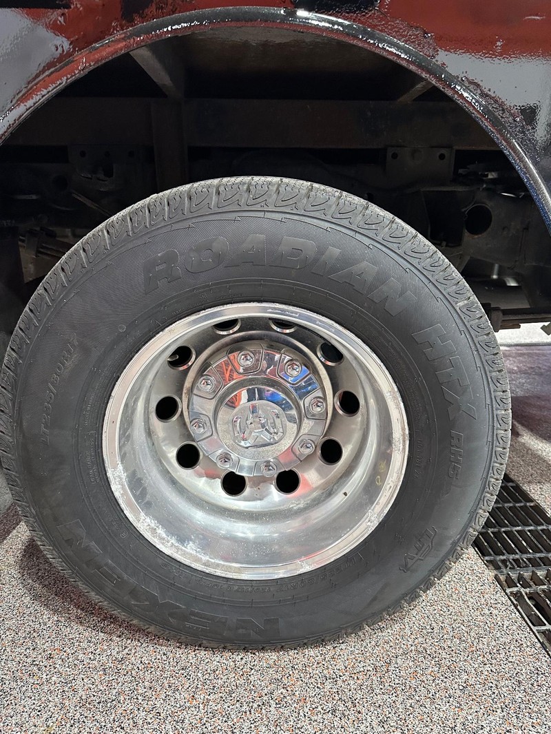 Ram 3500 Vehicle Full-screen Gallery Image 19