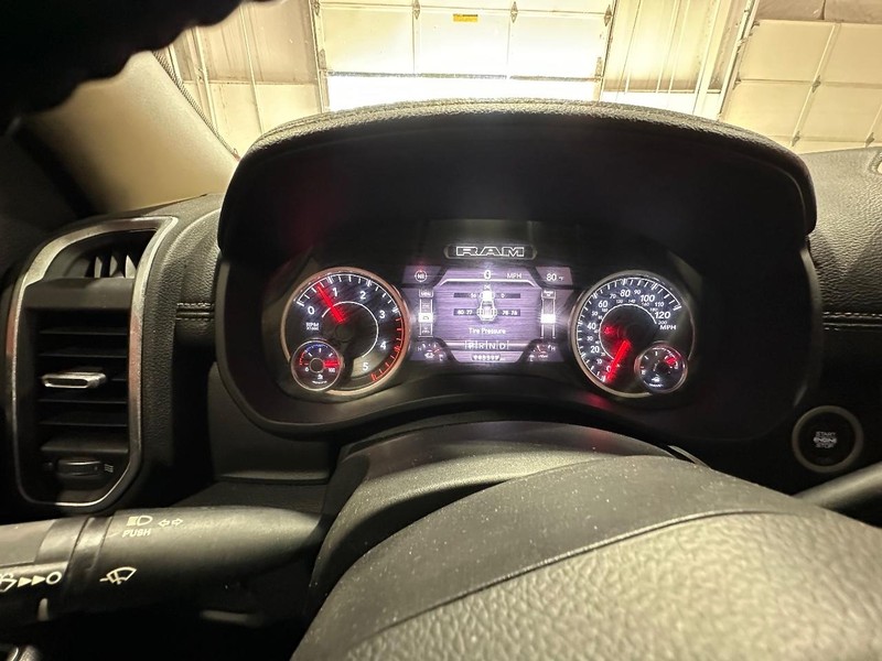 Ram 3500 Vehicle Full-screen Gallery Image 26