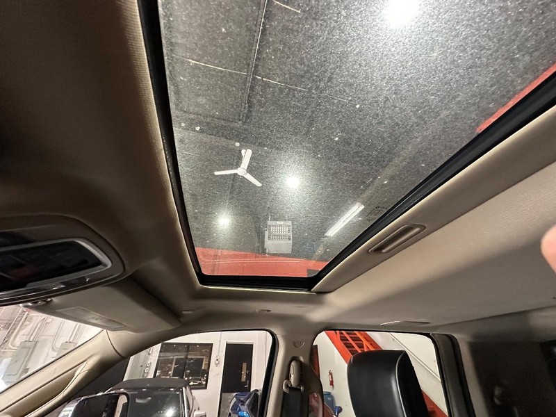 Ram 3500 Vehicle Full-screen Gallery Image 27