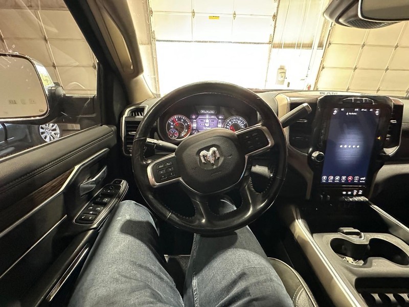 Ram 3500 Vehicle Full-screen Gallery Image 28