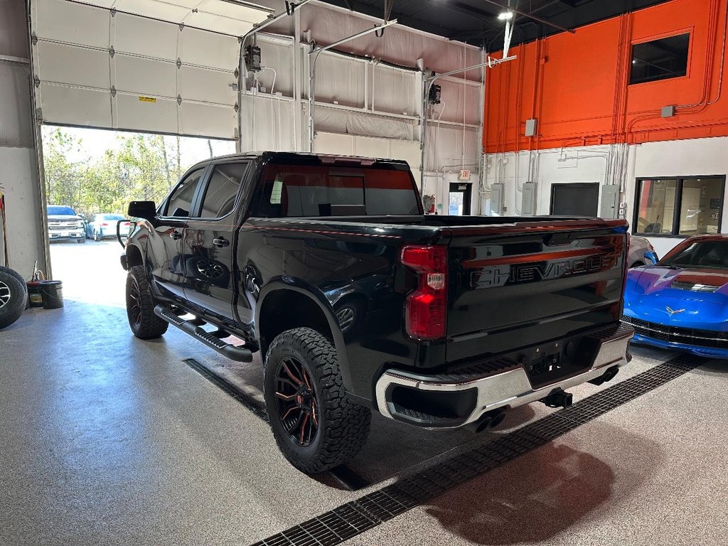 Chevrolet Silverado 1500 Vehicle Full-screen Gallery Image 4