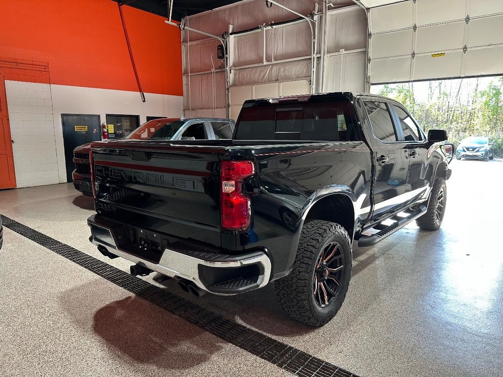 Chevrolet Silverado 1500 Vehicle Full-screen Gallery Image 6