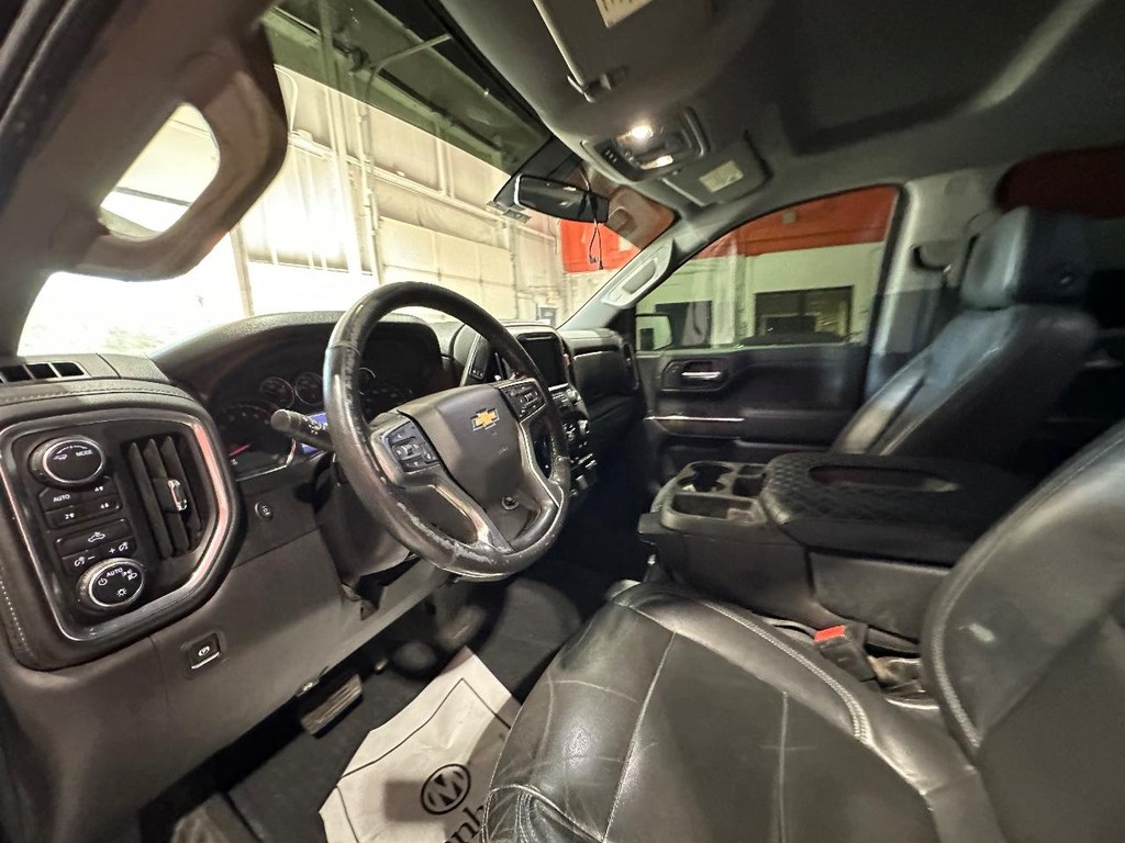 Chevrolet Silverado 1500 Vehicle Full-screen Gallery Image 13