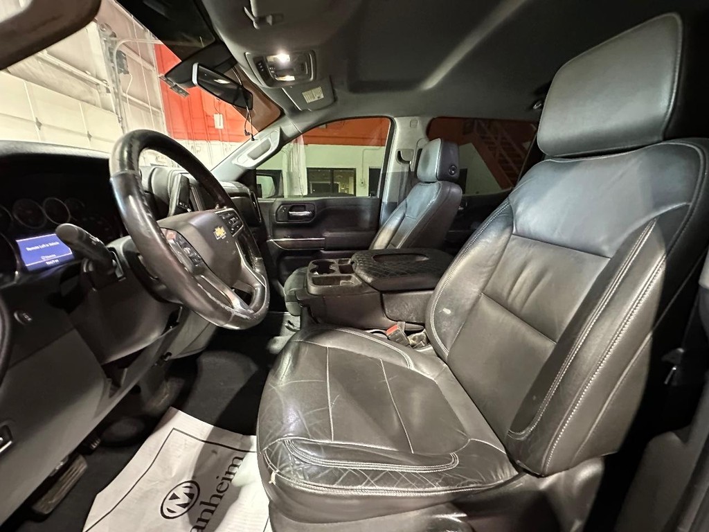 Chevrolet Silverado 1500 Vehicle Full-screen Gallery Image 14