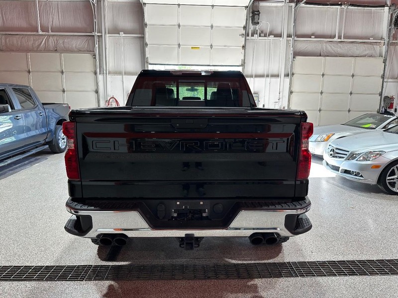 Chevrolet Silverado 1500 Vehicle Full-screen Gallery Image 05