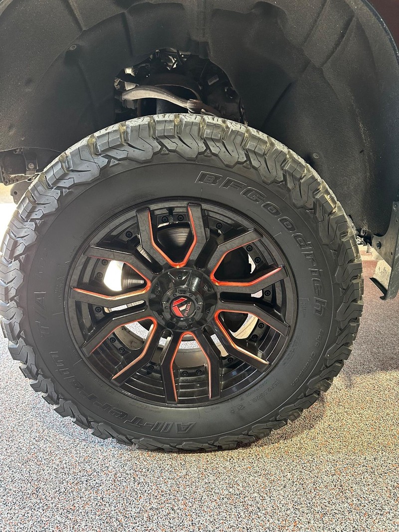 Chevrolet Silverado 1500 Vehicle Full-screen Gallery Image 11