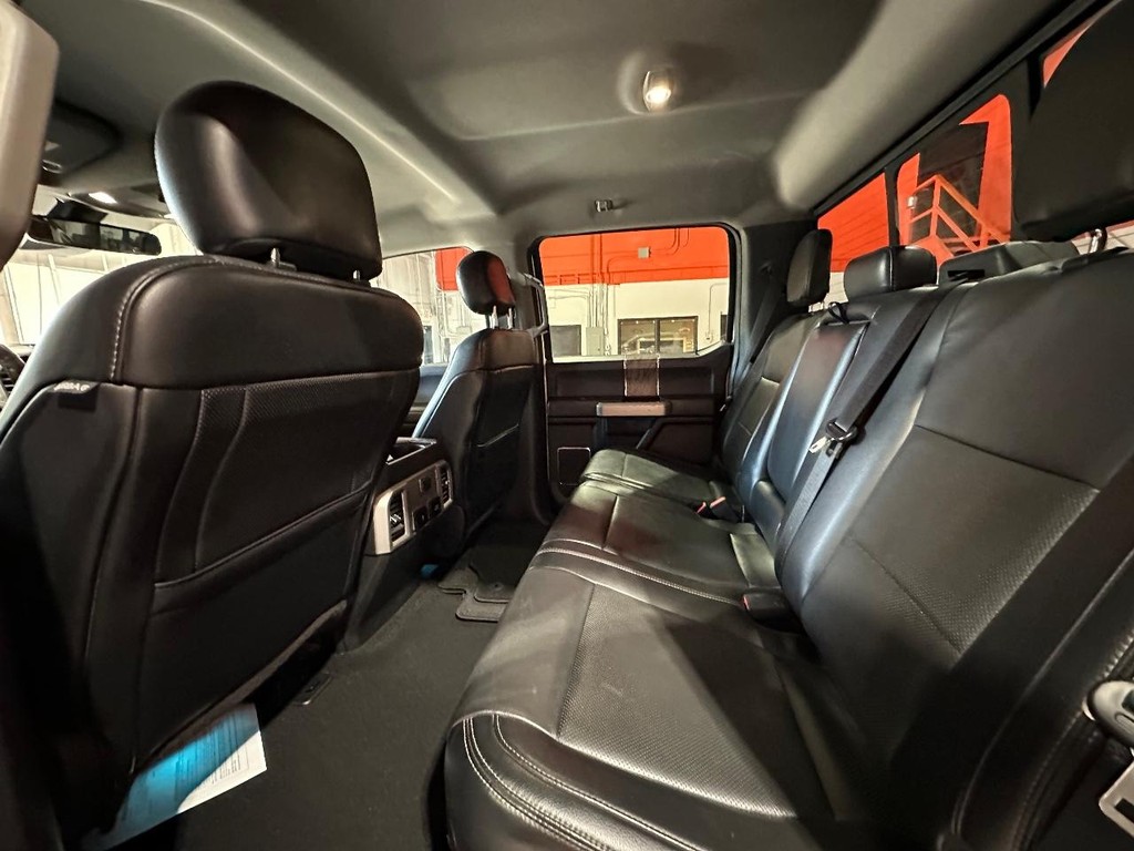 Ford Super Duty F-250 SRW Vehicle Full-screen Gallery Image 14