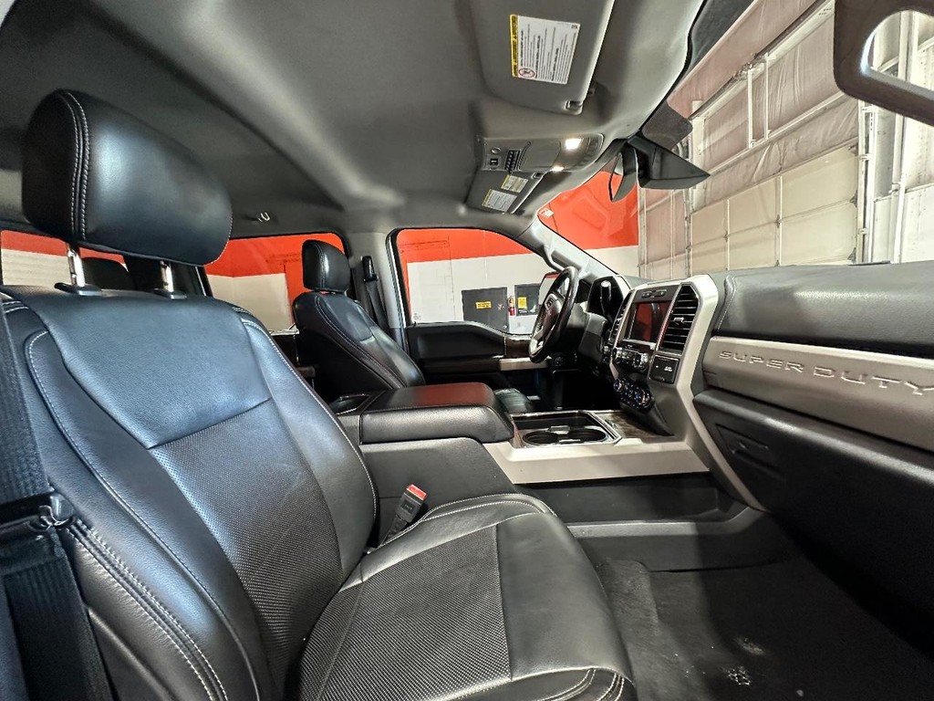 Ford Super Duty F-250 SRW Vehicle Full-screen Gallery Image 22
