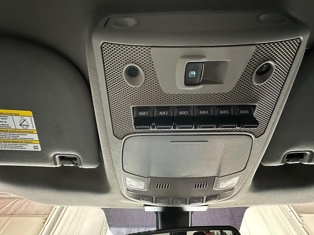 Ford Super Duty F-250 SRW Vehicle Full-screen Gallery Image 23